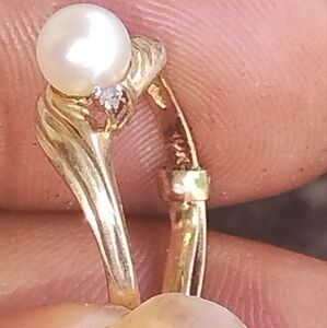 10k pearl diamond ring